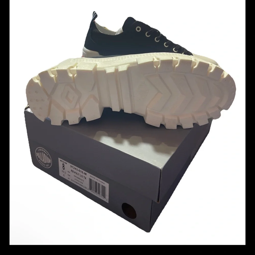 Palladium Revolt Lo TX Platform Sneakers Womens US Size 8 Black/Marshmallow - Picture 11 of 16